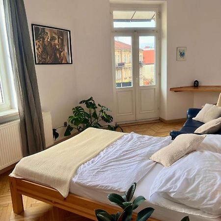 Chic Apartment In The Center Of Cracow Krakow Bagian luar foto