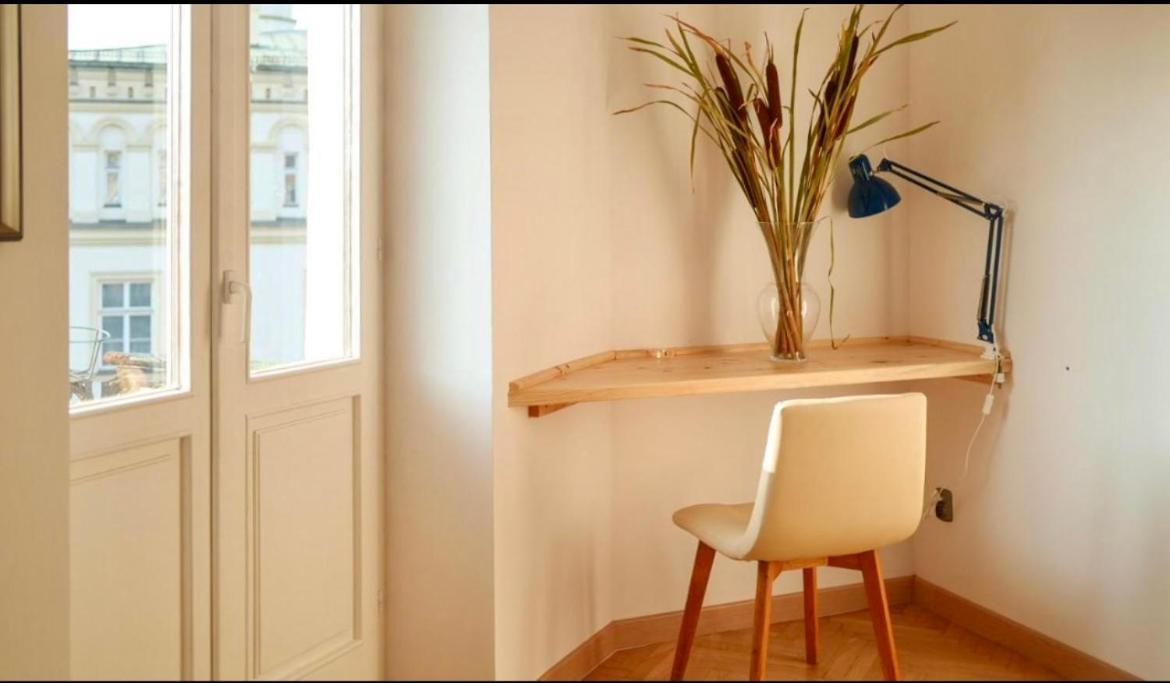Chic Apartment In The Center Of Cracow Krakow Bagian luar foto