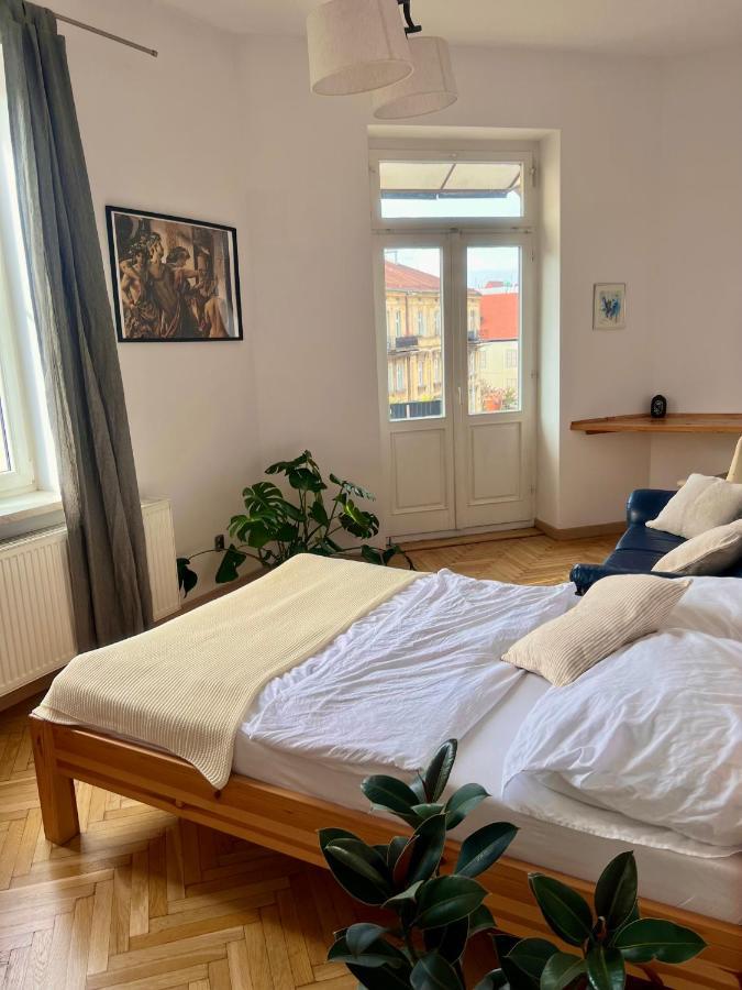 Chic Apartment In The Center Of Cracow Krakow Bagian luar foto
